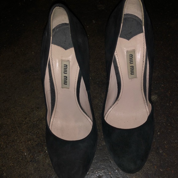 🚫 SOLD 🚫 Glitter bottom Miu Miu heels - Picture 2 of 4